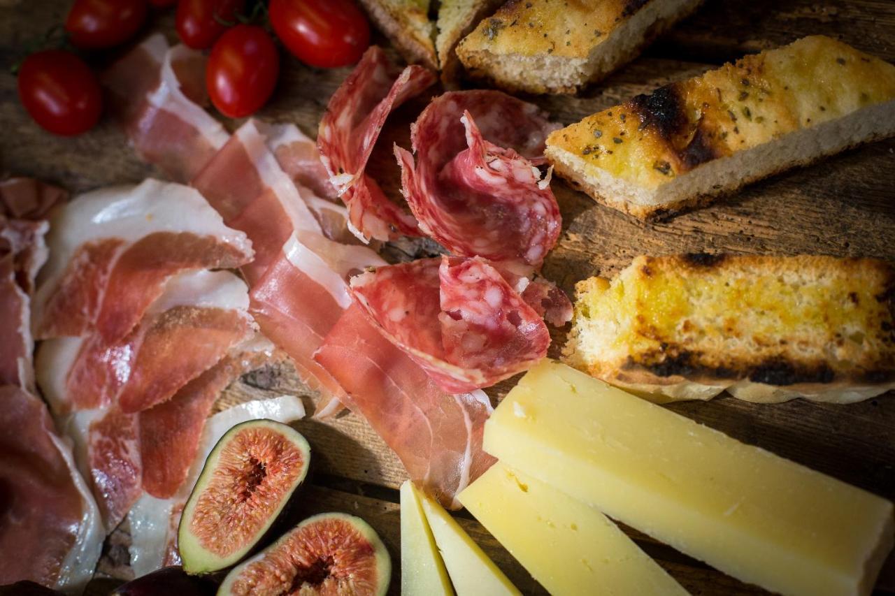 Locanda Dell'Oleificio Mezzane di Sotto Ngoại thất bức ảnh