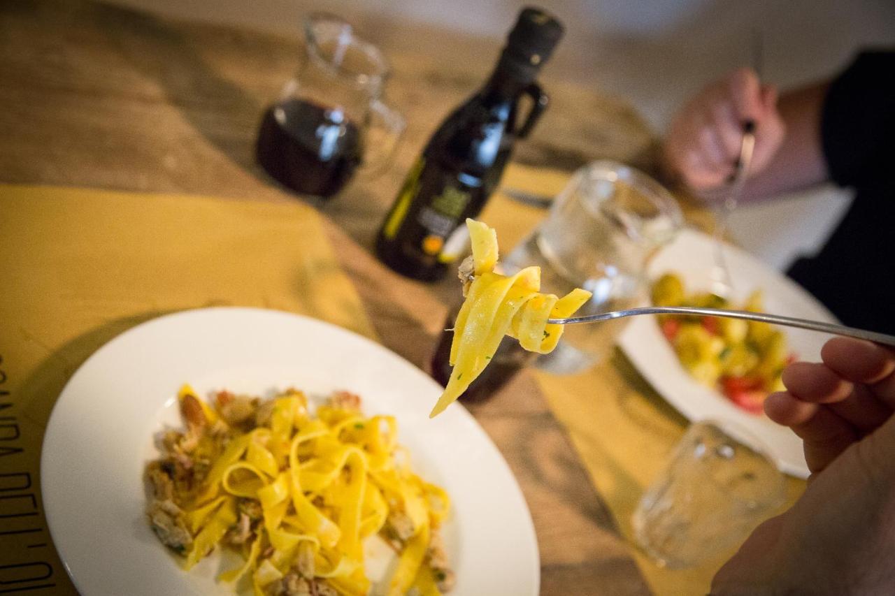 Locanda Dell'Oleificio Mezzane di Sotto Ngoại thất bức ảnh