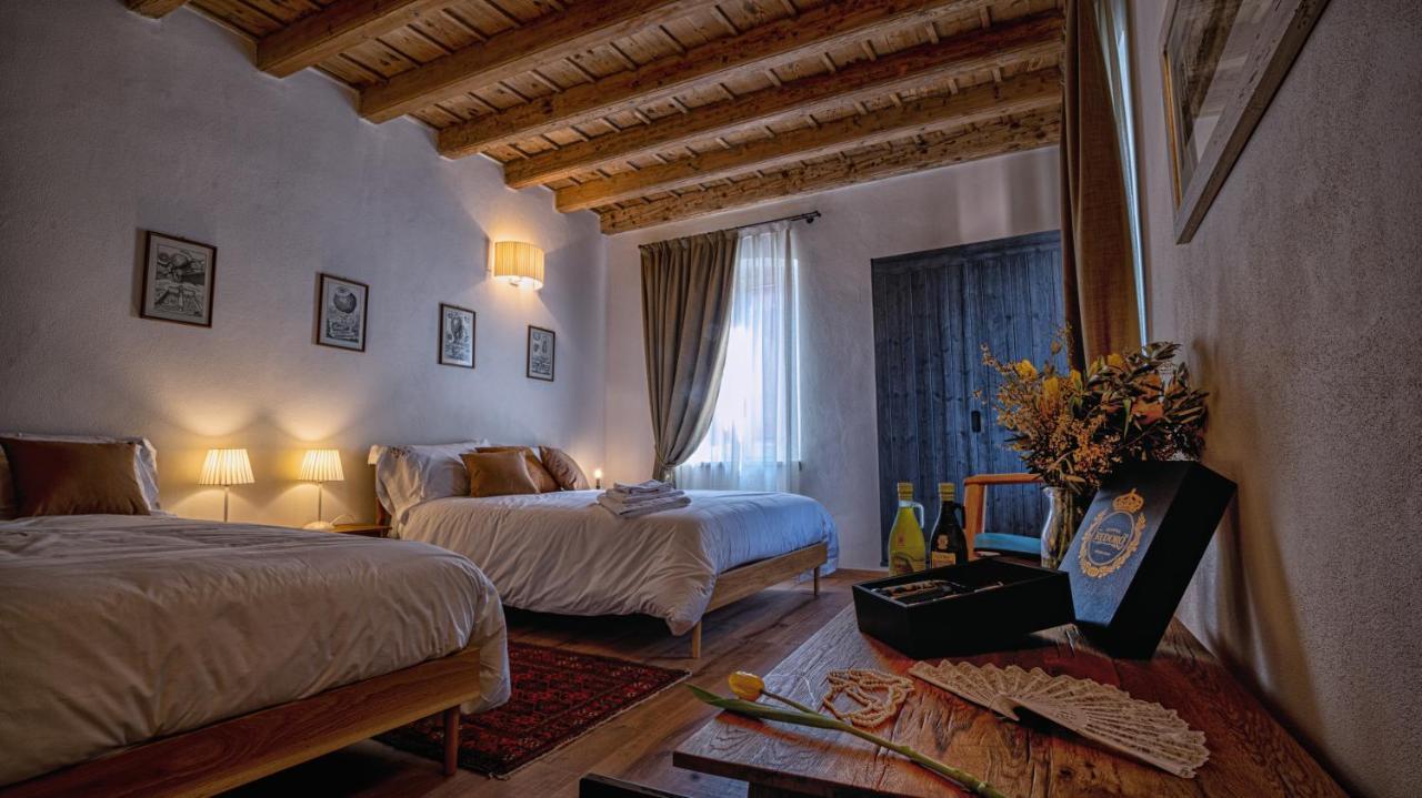 Locanda Dell'Oleificio Mezzane di Sotto Ngoại thất bức ảnh