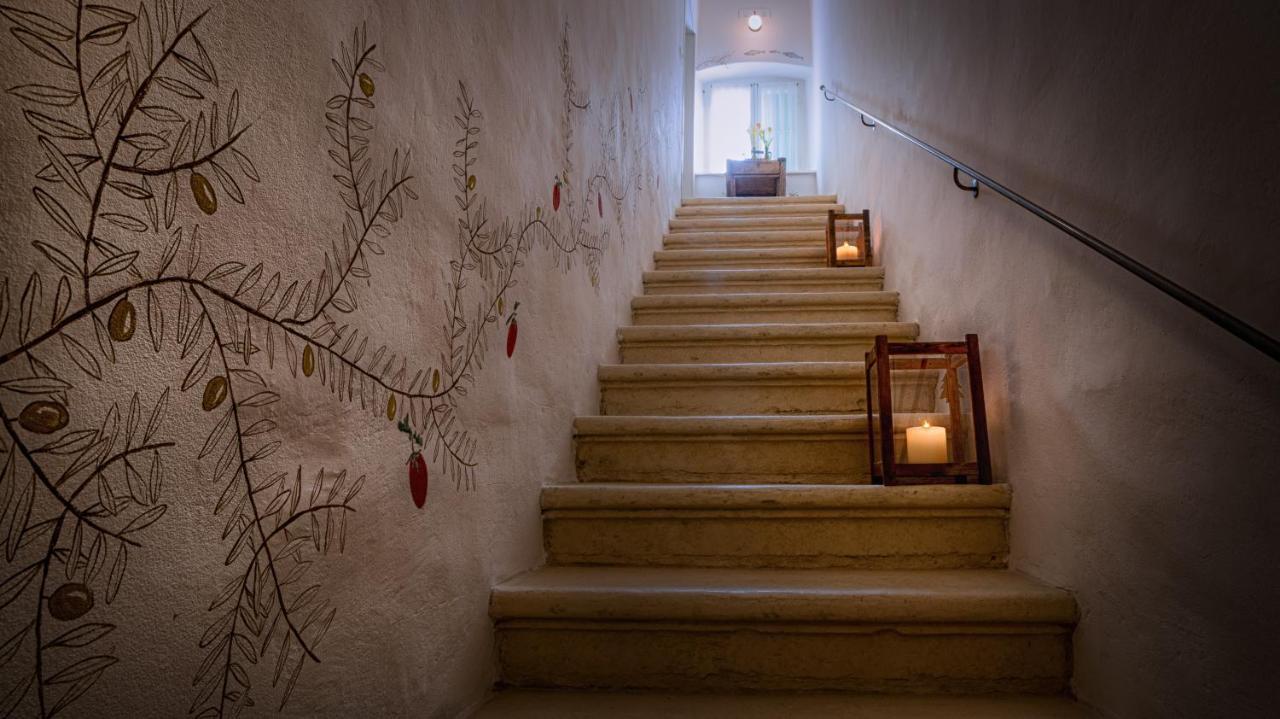Locanda Dell'Oleificio Mezzane di Sotto Ngoại thất bức ảnh